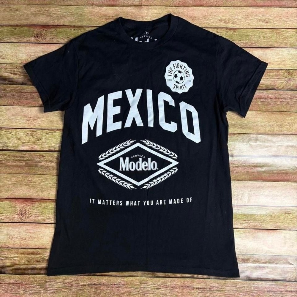 Black Modelo Cerveza Mexico soccer t-shirt.‎ Minor flaw in pics